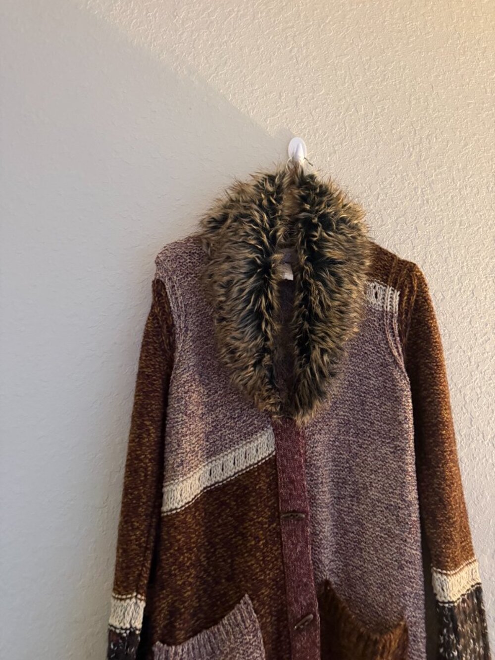 Angel of the North Patchwork Knit Long Cardigan Faux Fur Collar Brown Size Large - Picture 3 of 8